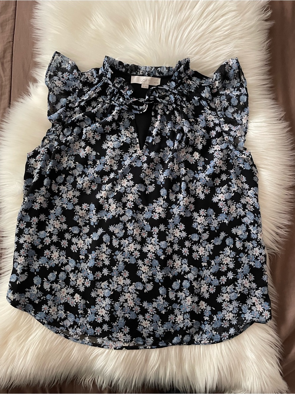 LOFT Black Floral Tie-Neck Cap Sleeve Blouse - Picture 4 of 6